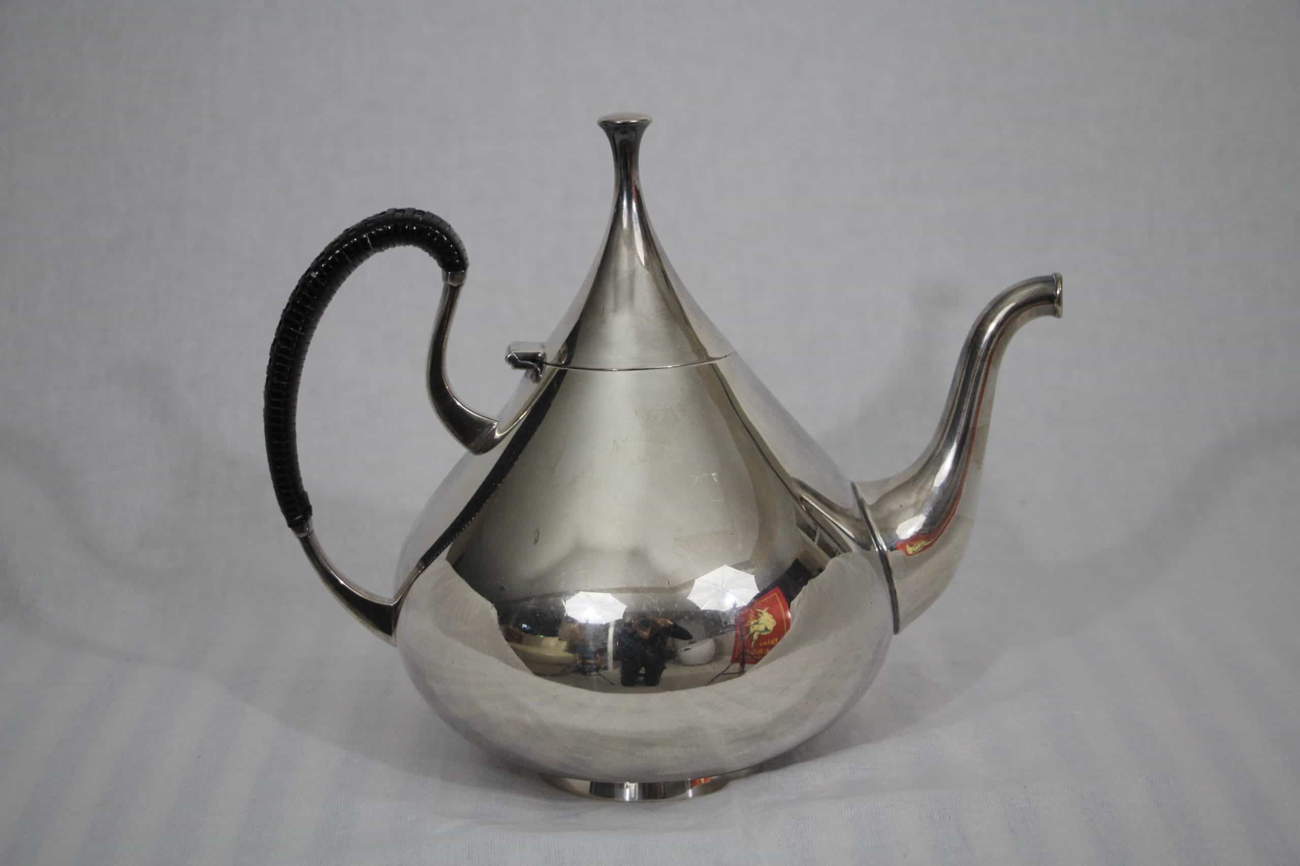 Chrome Coffee and Tea Set- coffee pot- styylish