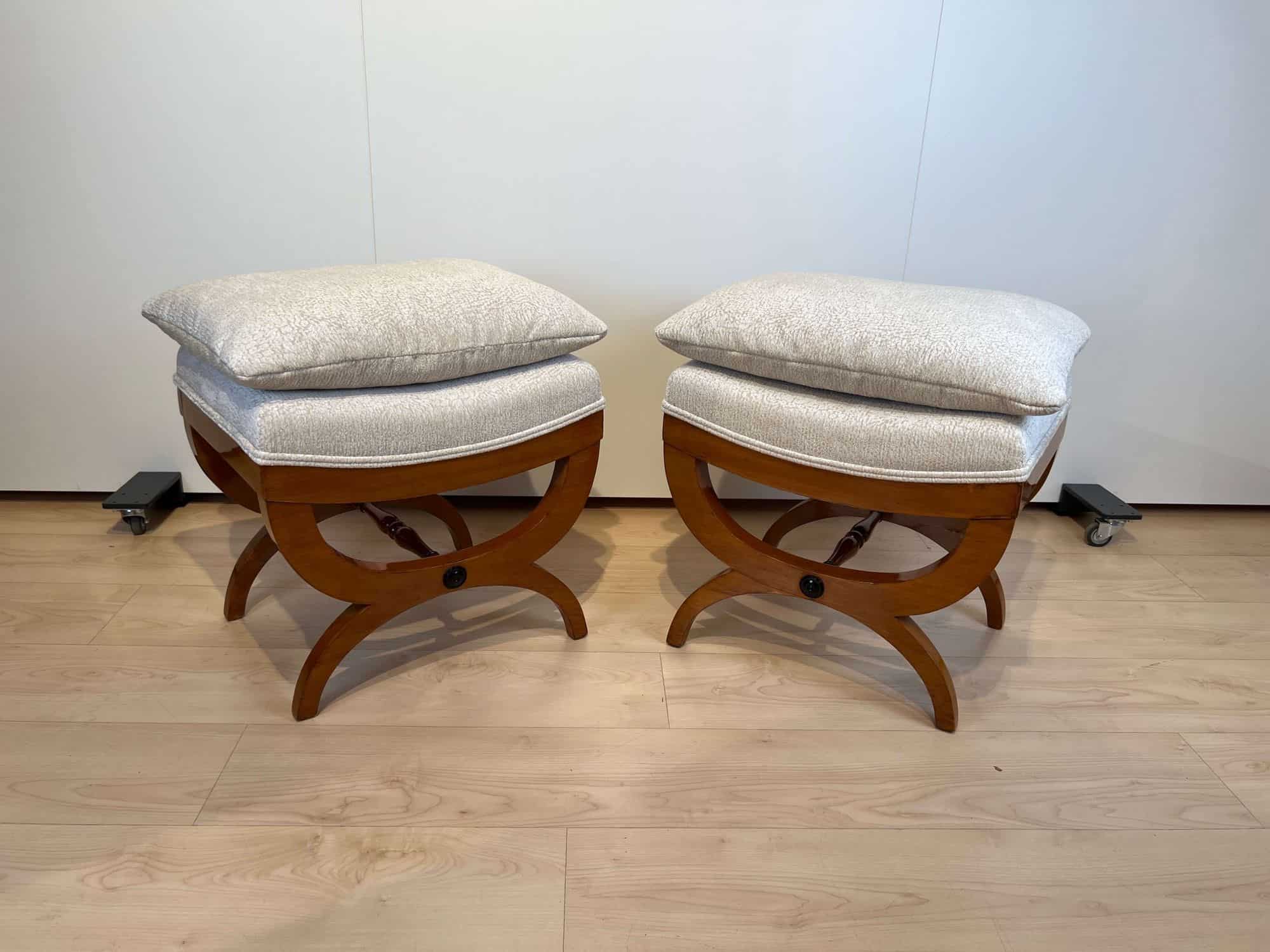 Pair of Large Tabourets, Beech wood, France circa 1860 - Image 3