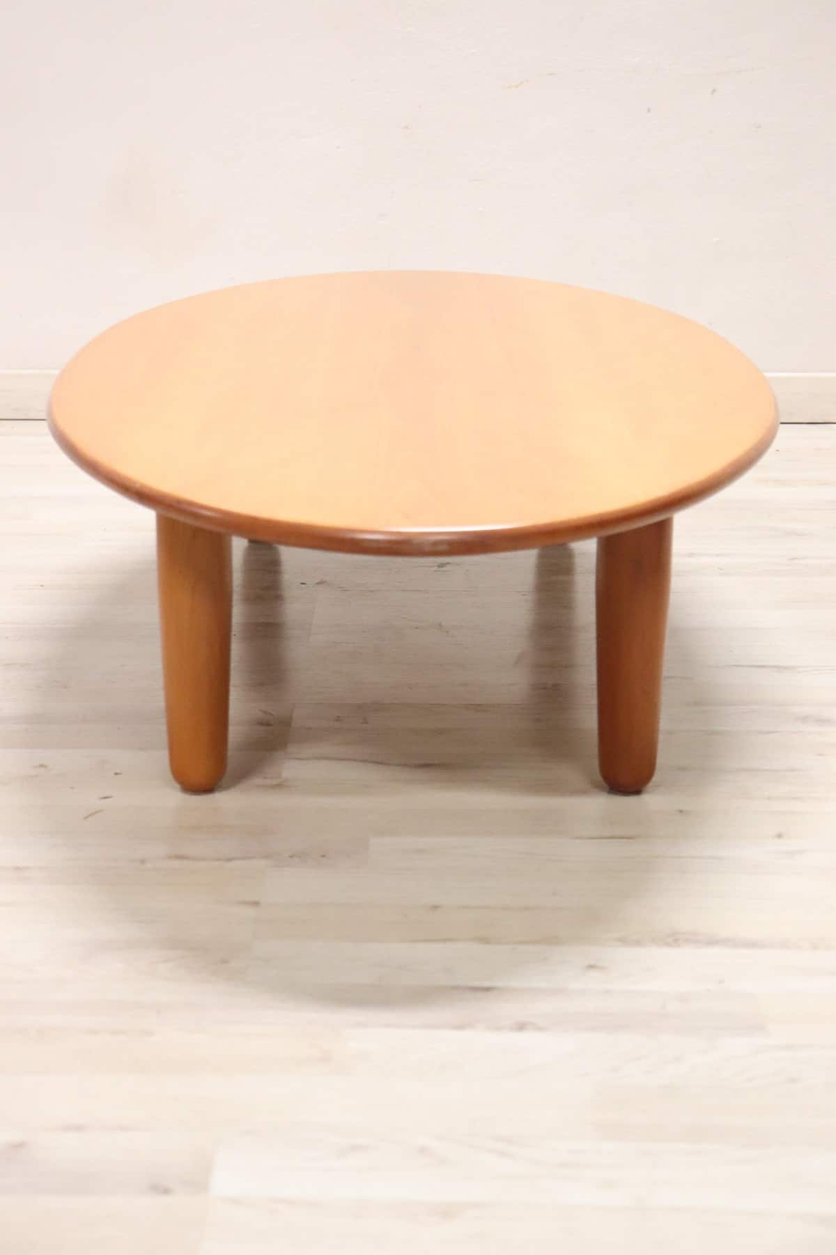 Oval Coffee Table by Cassina - Side View - Styylish
