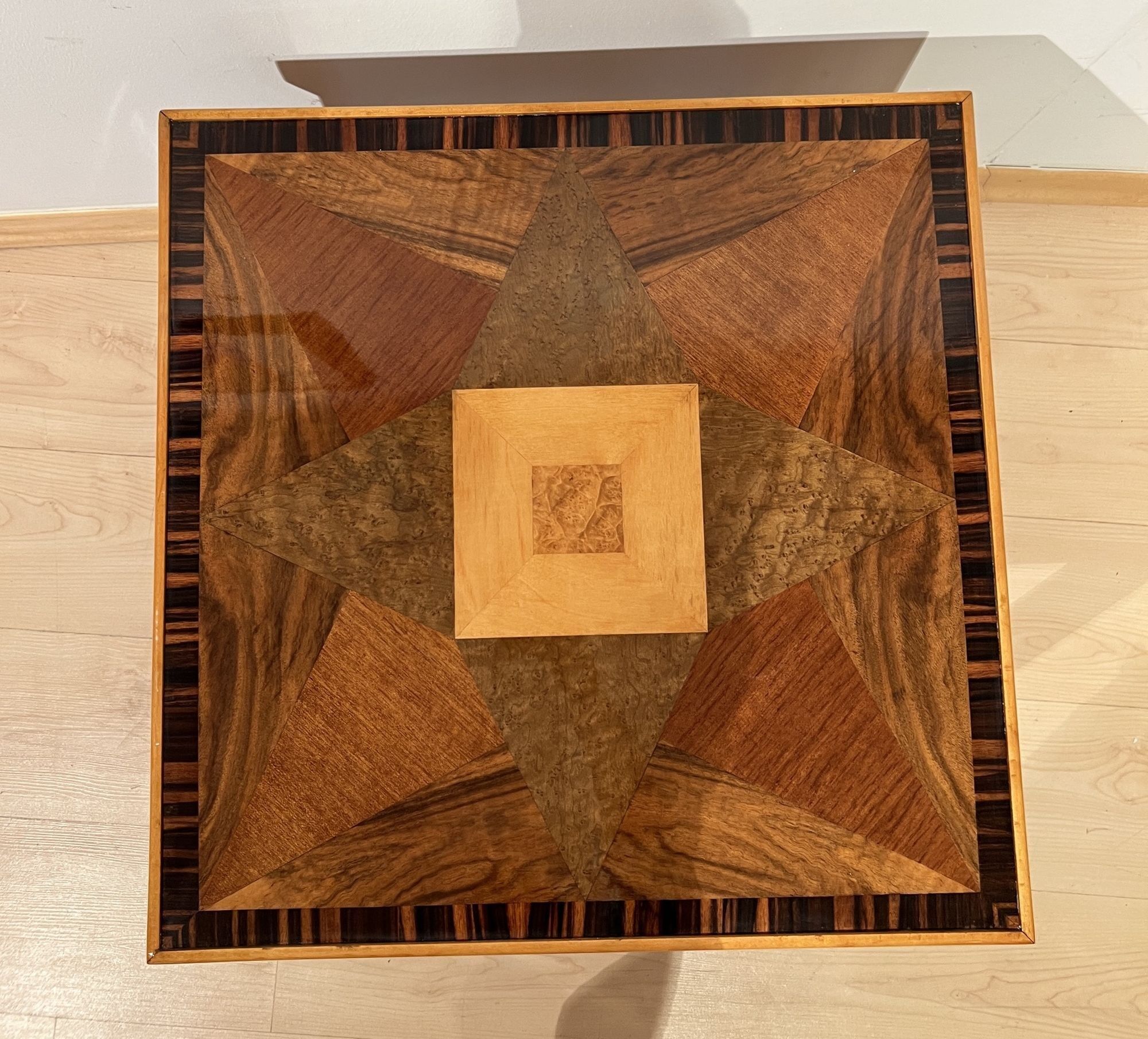 Modernist Art Deco Side Table - Wood Inlay Decoration - Styylish