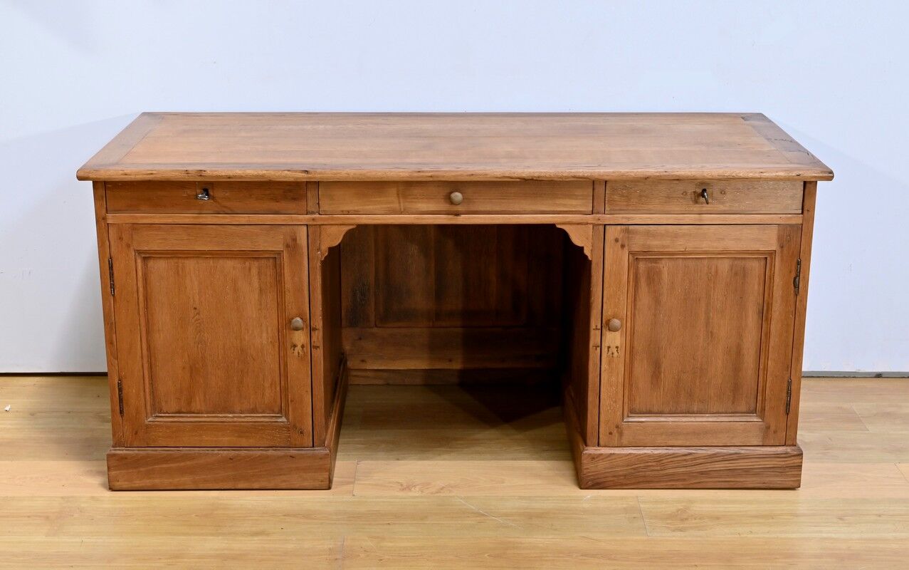 All-Sided Oak Commercial Desk – 1900 - Image 2